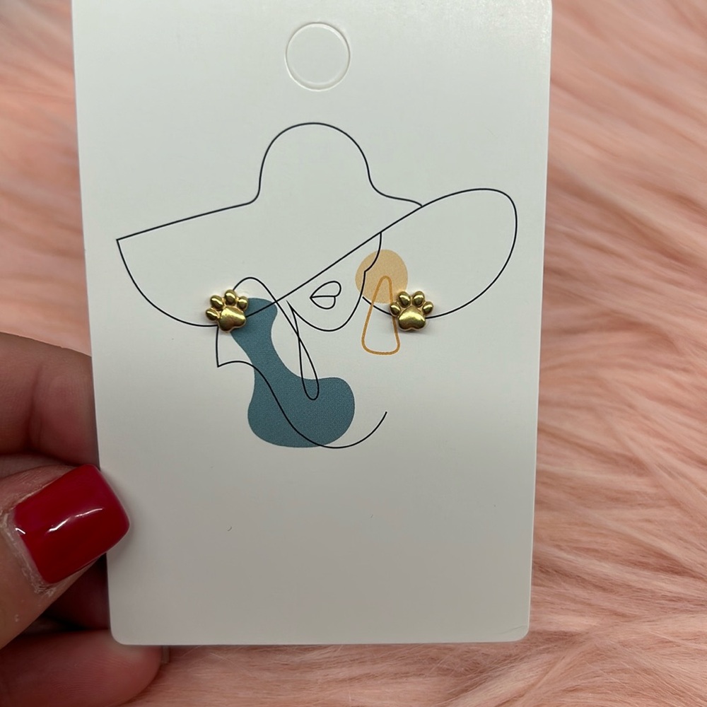 🐾 paws earrings